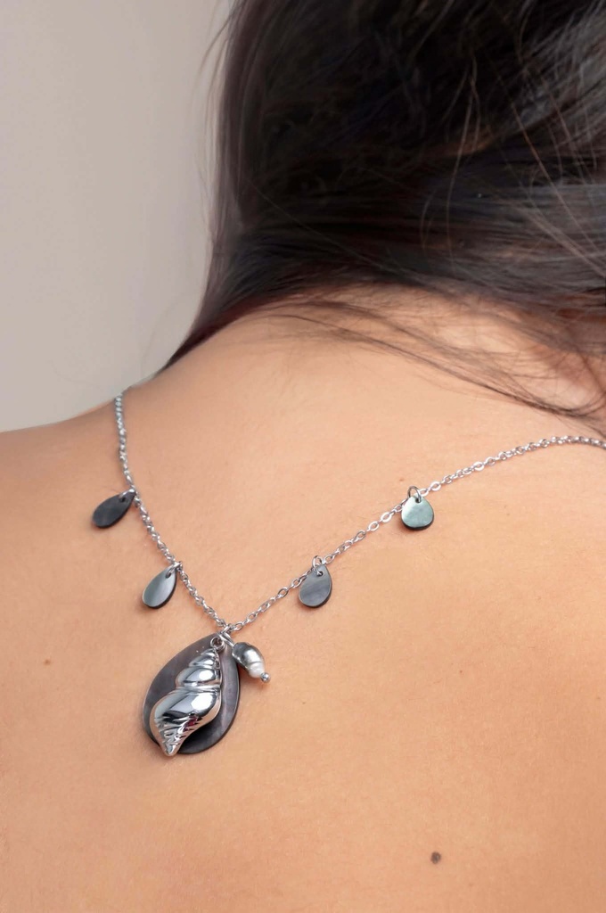 COLLIER BRELOQUES NACRES ET PENDENTIF COQUILLAGE KEISHI - ACIER