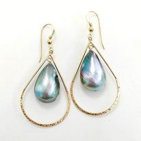 Boucles d'oreilles plaqué or gouttes et Mabe